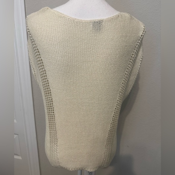 Bundle of 2 Guess Sweaters Size Small - Picture 4 of 15